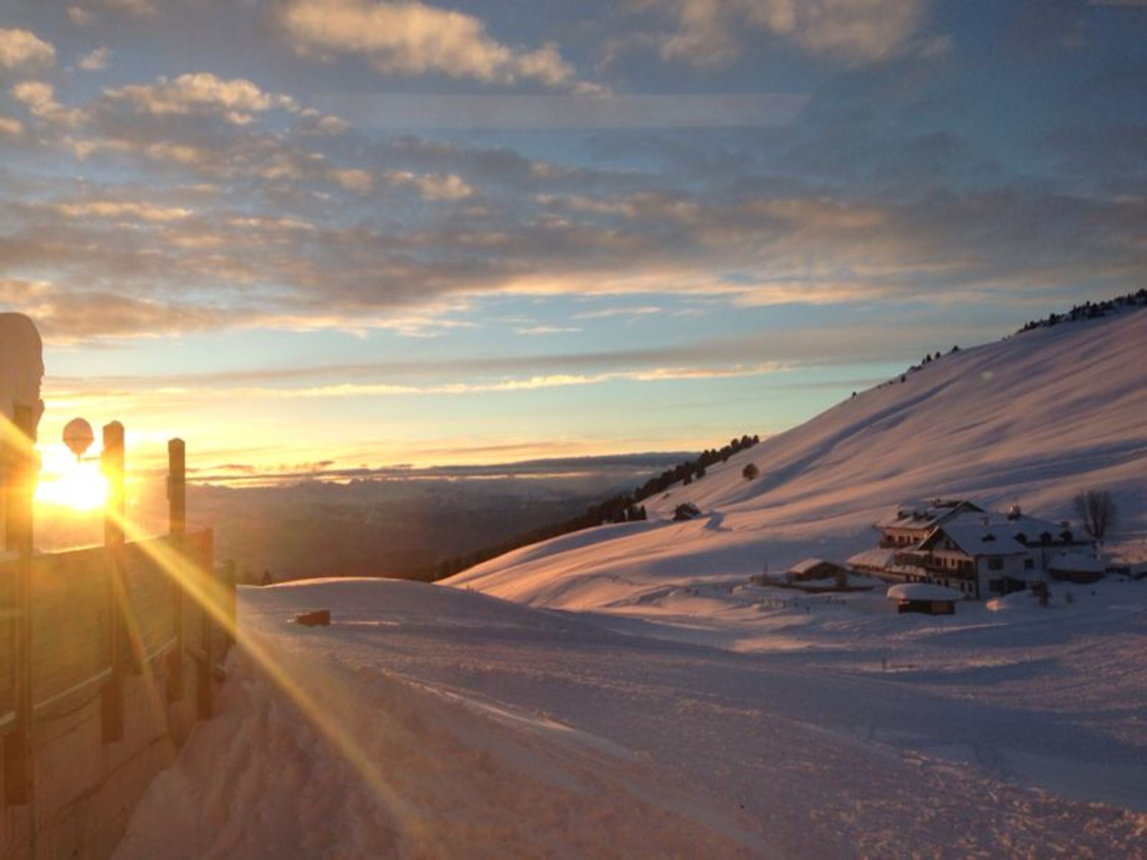 2016-01-17-Sonnenuntergang und Berghotel Jochgrimm