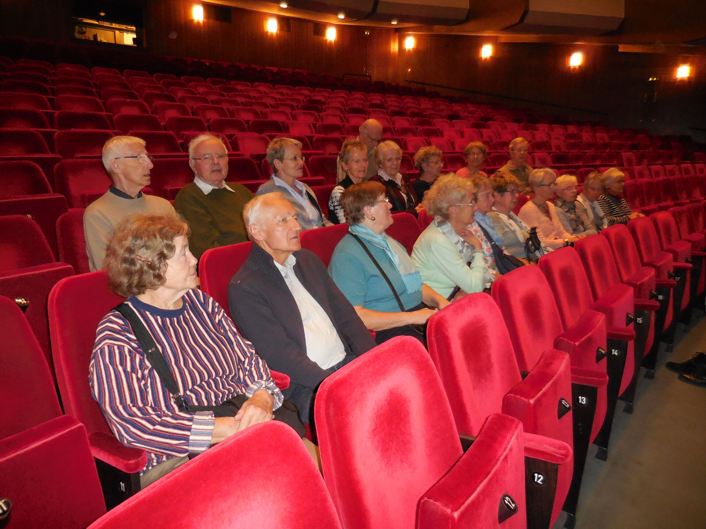 Staatsoper Hamburg Sitzreihen Gruppe "Mittendrin"