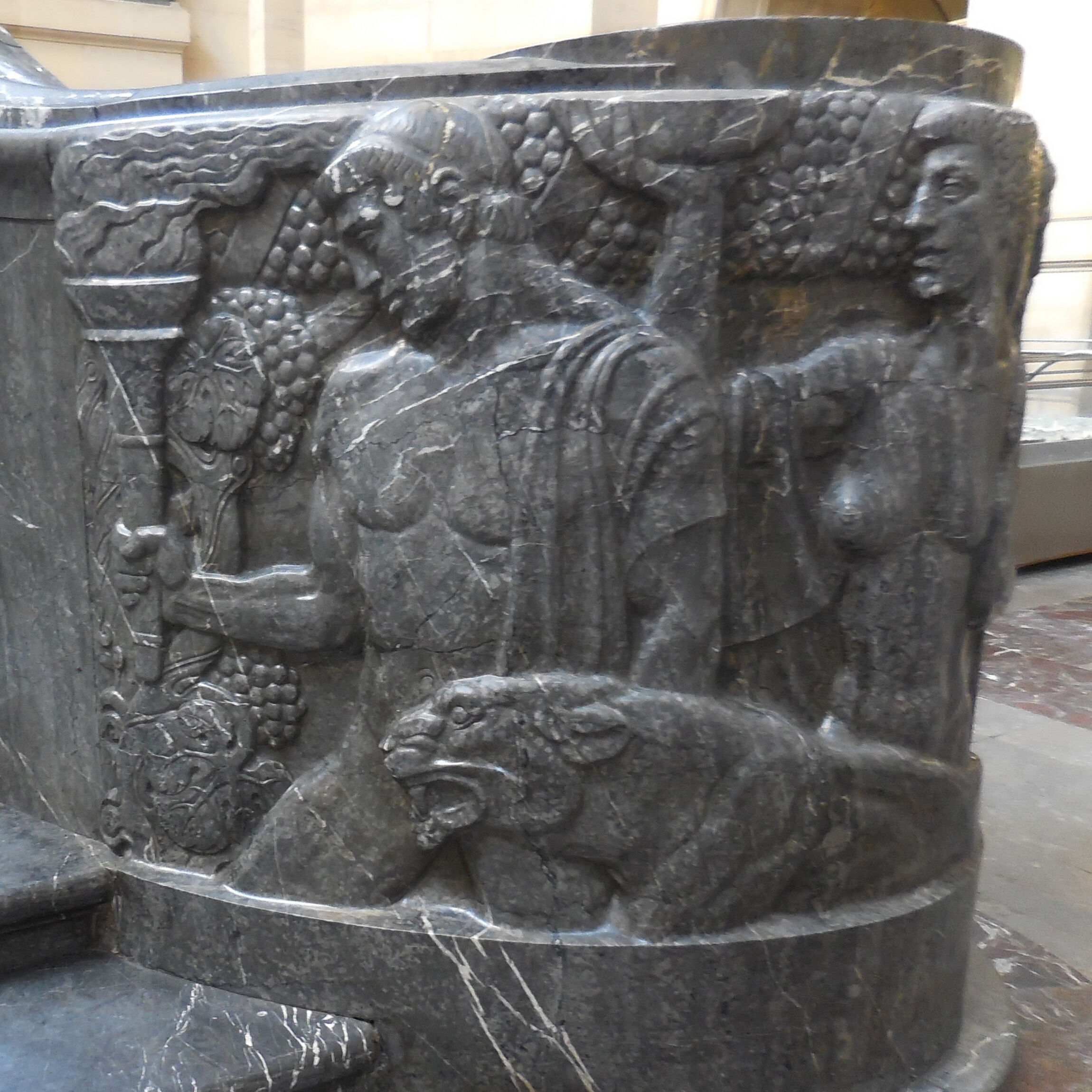 Neues Rathaus Hannover - Relief Treppe, rechts