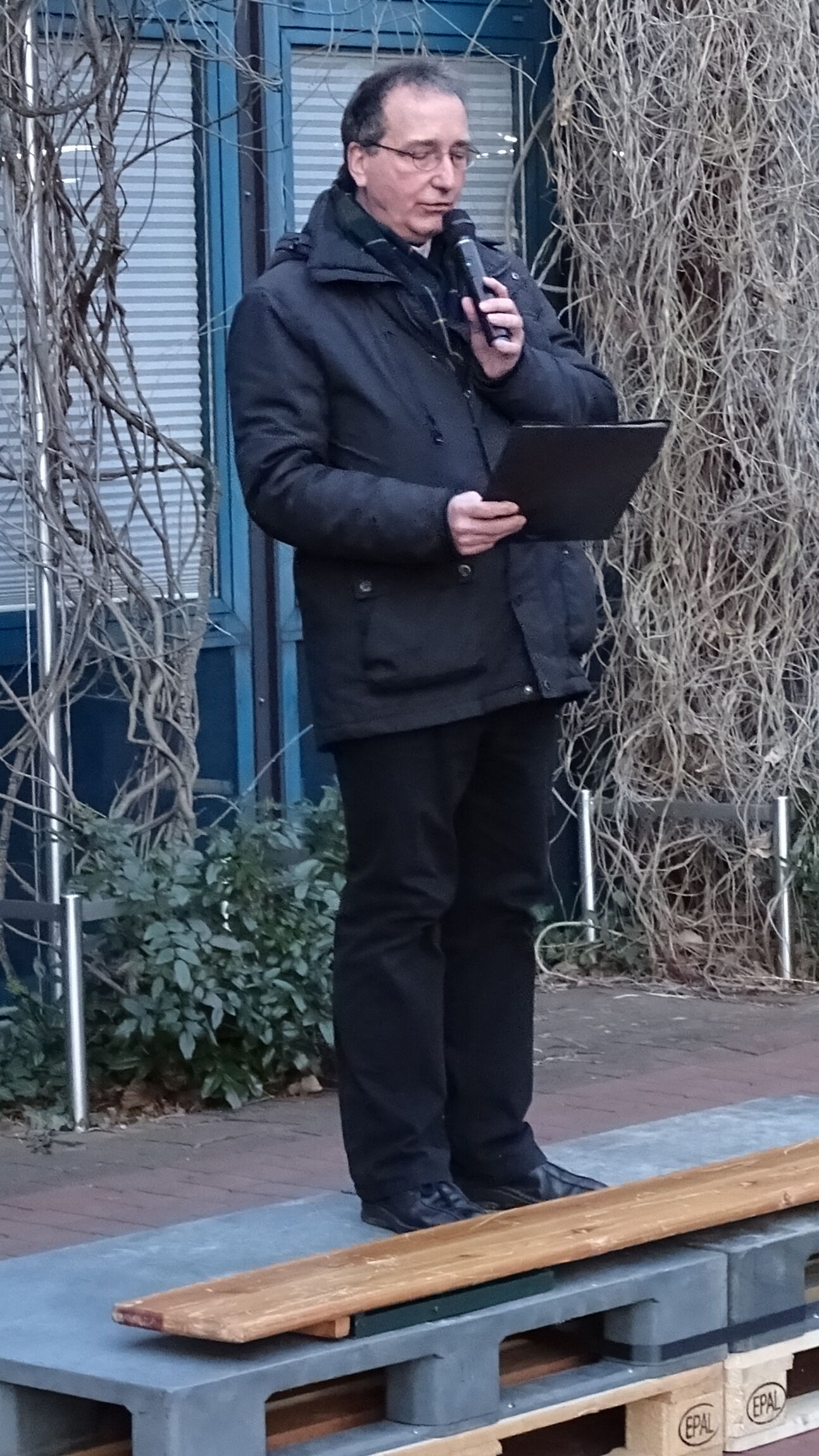 Pastor Dr. Frank Foerster