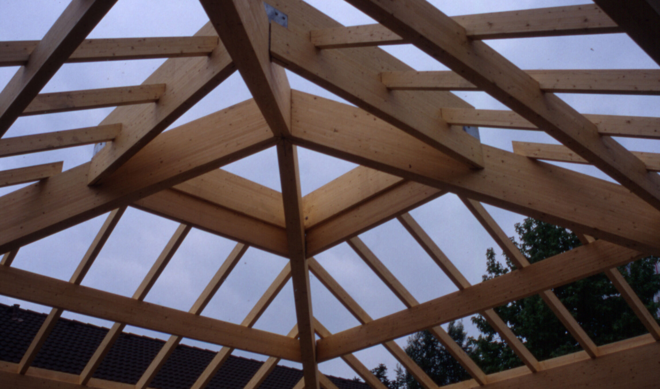 Kiga Dachkonstruktion Bewegungshalle