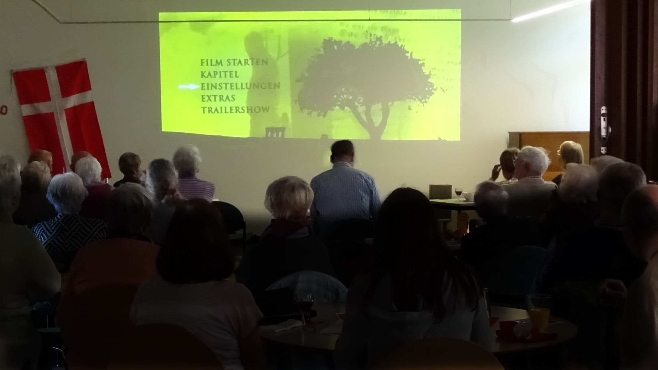 Kultkion -Zuschauer von hinten