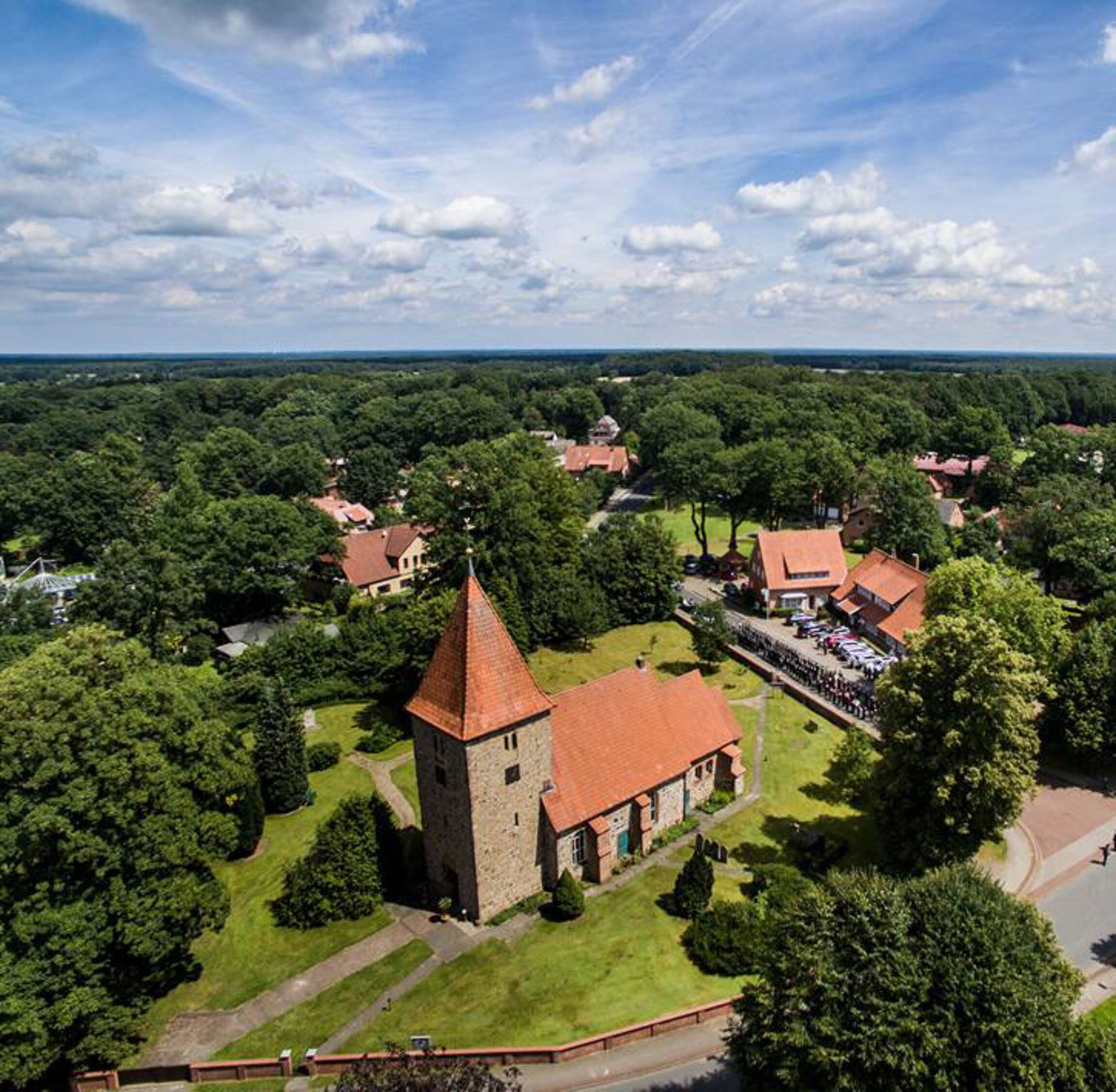 St. Bartholomäus-Kirche Luftbild