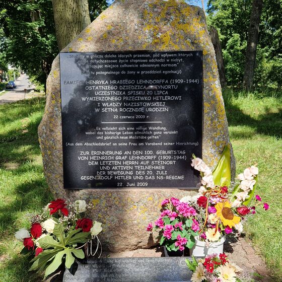 Gedenkstein Heinrich Graf von Lehndorff - Aufnahme: privat