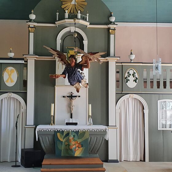 Altarraum mit Taufenengel