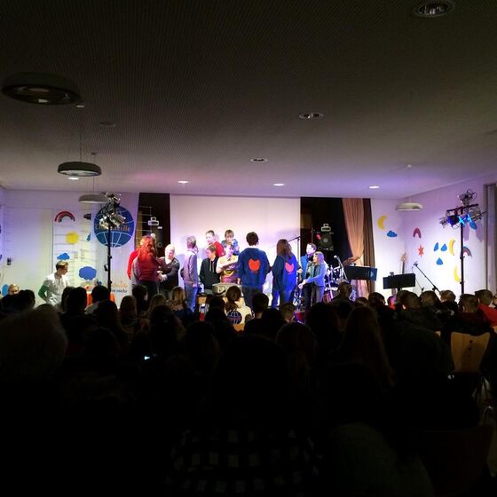 11021079_344889775699778_189984793002164937_n