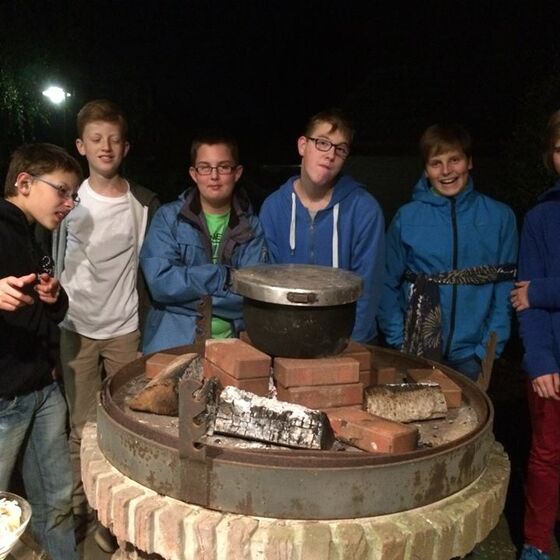 10678523_299550266900396_1888444109284014640_n