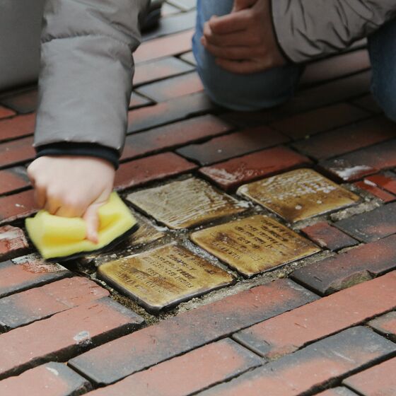Stolpersteine reinigen