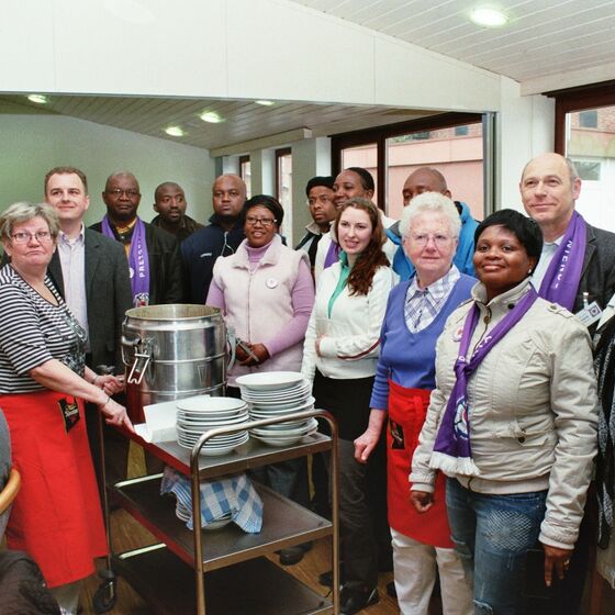 Besuch aus Pretoria in der Suppenküche