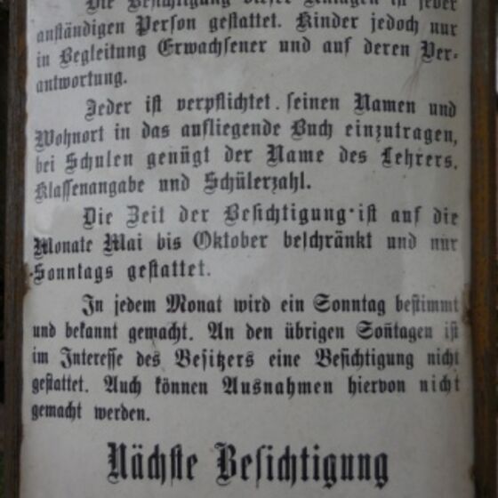 Schild aus alten Zeiten
