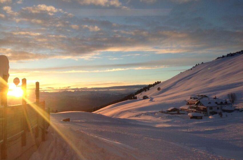 2016-01-17-Sonnenuntergang und Berghotel Jochgrimm