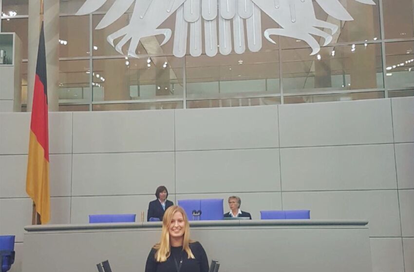 Foto_Rahel_Landtag_Jugend_debattiert_2017[1]