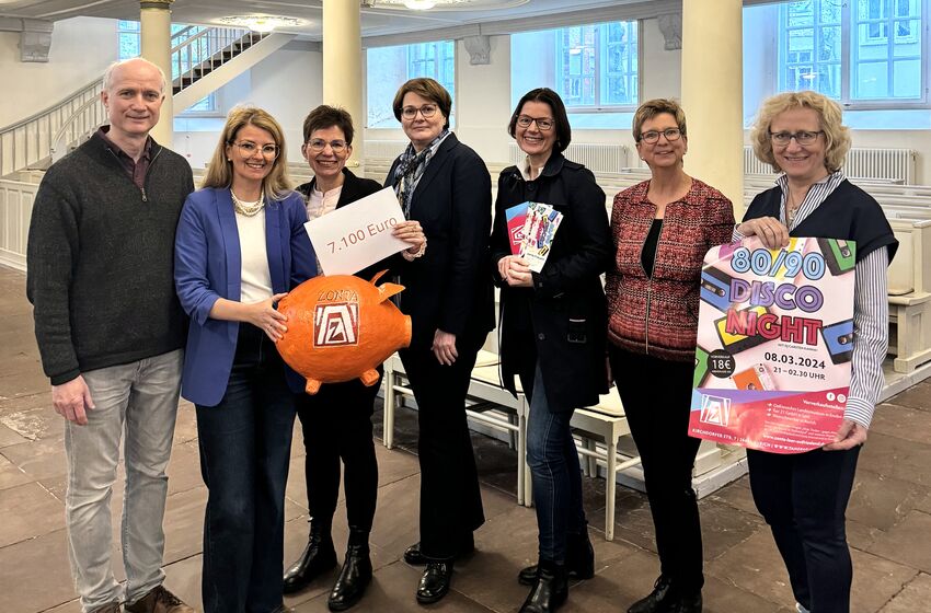 Zonta Scheckübergabe