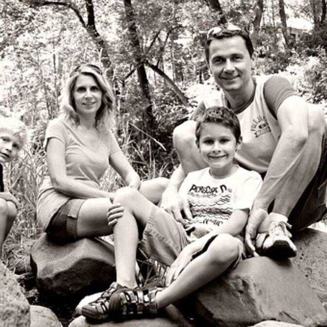 FamiliePixabayWhite77